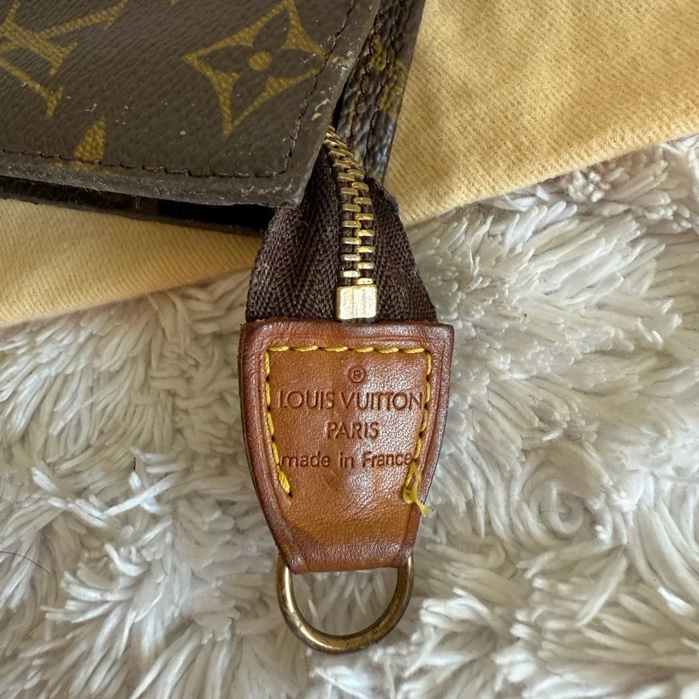 Louis Vuitton Monogram Bucket GM Pouch, COA - Picture 8 of 13